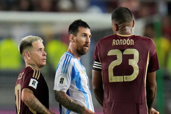 Argentina: cancha complicada, empate caliente y rumbo al Mundial