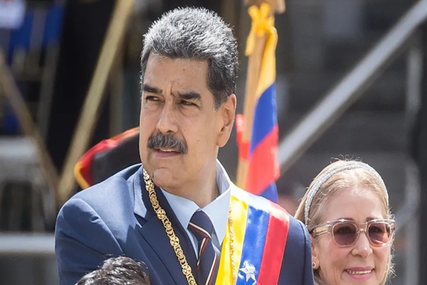 Maduro les pidió a los indígenas armarse para defender la paz  