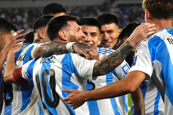 Argentina goleó a Bolivia por las Eliminatorias y se mantiene como único líder