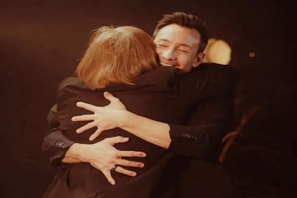Luciano Pereyra homenajea a las madres con “Mi primer amor”