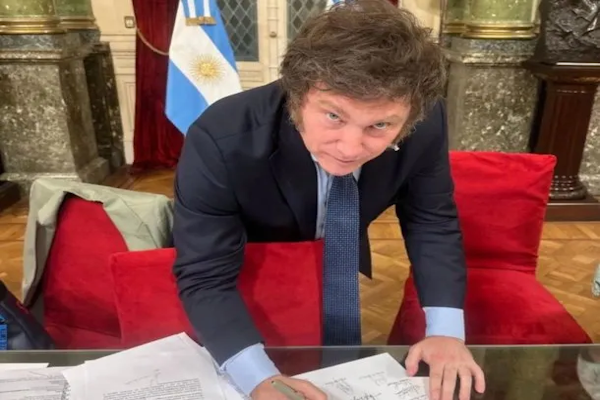 DNU: Milei prometió vetar una eventual reforma del régimen