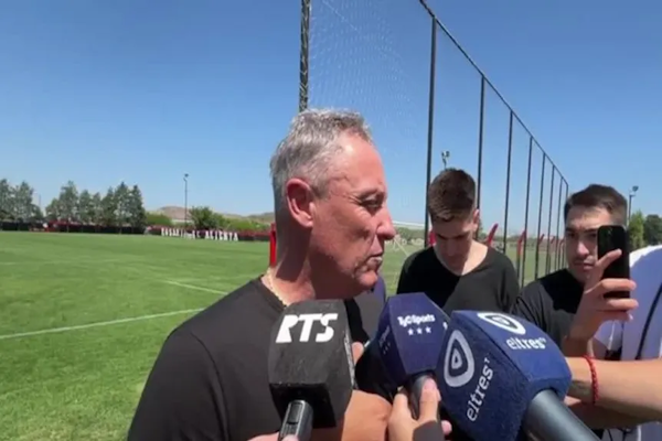 Lunari define el equipo para la visita de Newell’s a Mendoza