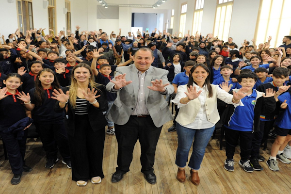 Alumnos de la ciudad presentaron proyectos al intendente 