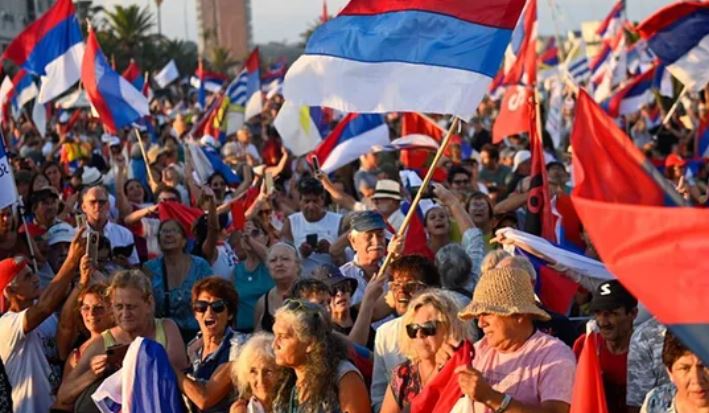 Uruguay elige entre la continuidad y el cambio
