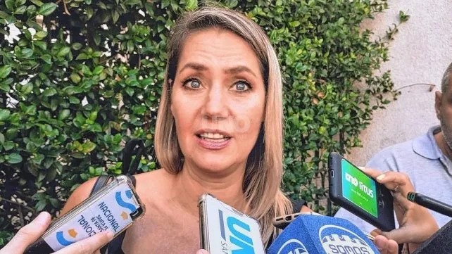 Losada dijo que trabaja en un proyecto de ley para modificar el huso horario