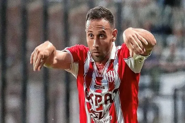 El capitán de Unión, Claudio Corvalán, dedicó la victoria al DT