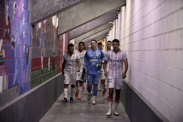 Floja actuación de Unión en la derrota por goleada ante Independiente