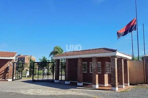 Colón entrenó con la dirigencial en el predio