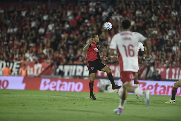 Newell ´s haría varios cambios ante Gimnasia el sábado