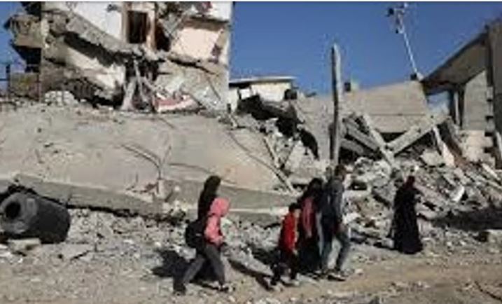 Murieron al menos diez palestinos por un bombardeo israelí en el sur de Gaza