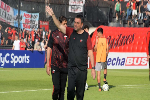 Diego Osella terminó su ciclo como DT de Colón