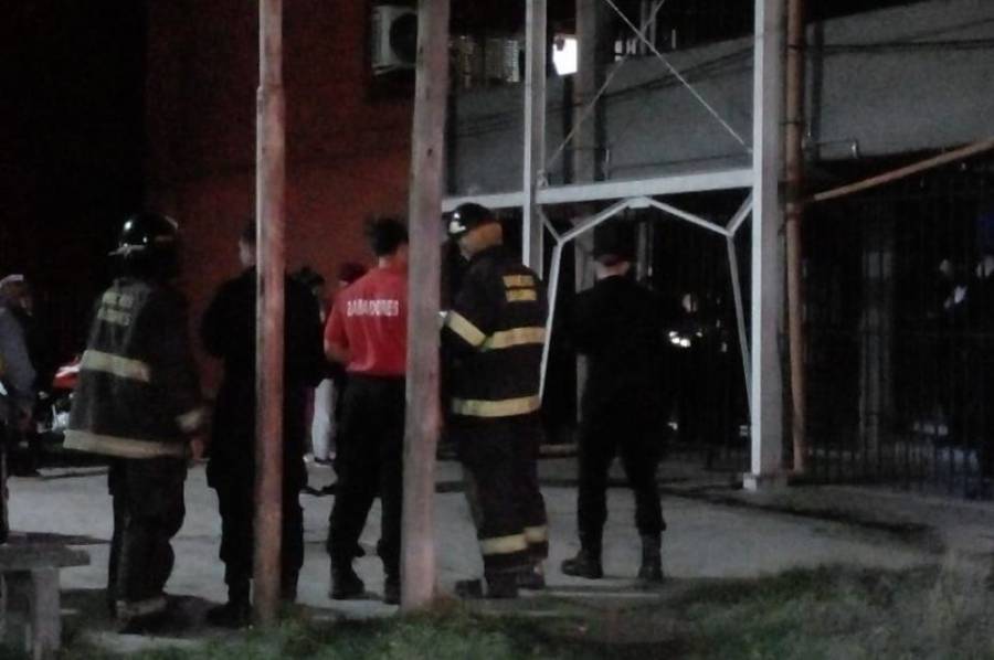 Las Flores: dos personas fallecieron electrocutadas en un departamento