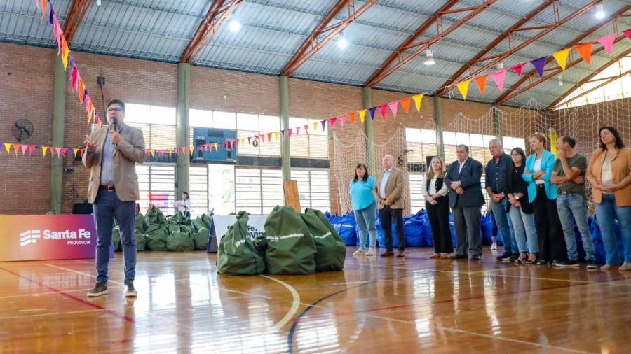 Se entregaron kits deportivos a más de 500 instituciones educativas 