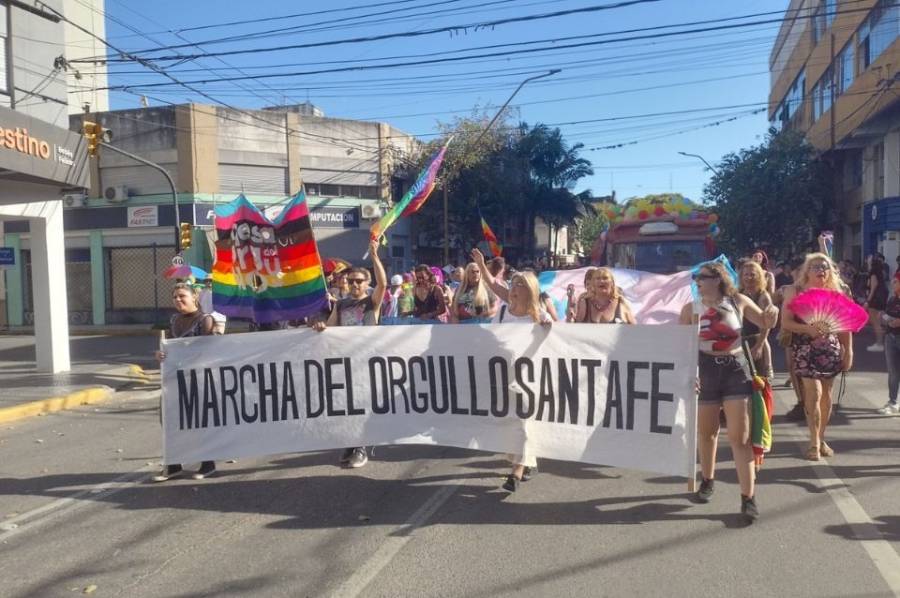 Se realizó la Marcha del Orgullo en defensa de los derechos LGTBIQ+