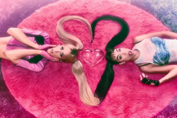 Colaboración entre María Becerra y Paris Hilton