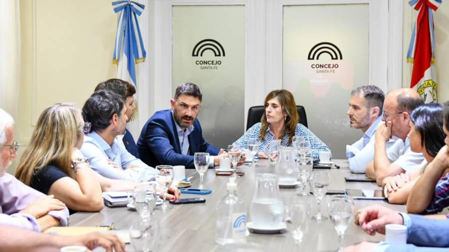 Estevez presentó el proyecto de transformación ante las autoridades