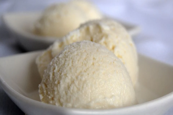 Helado casero de crema con 2 ingredientes
