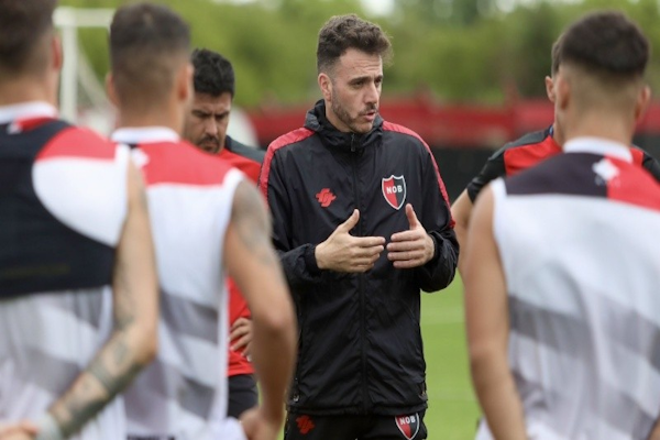 Newell ´s: Mariano Soso dirigió su primer entrenamiento