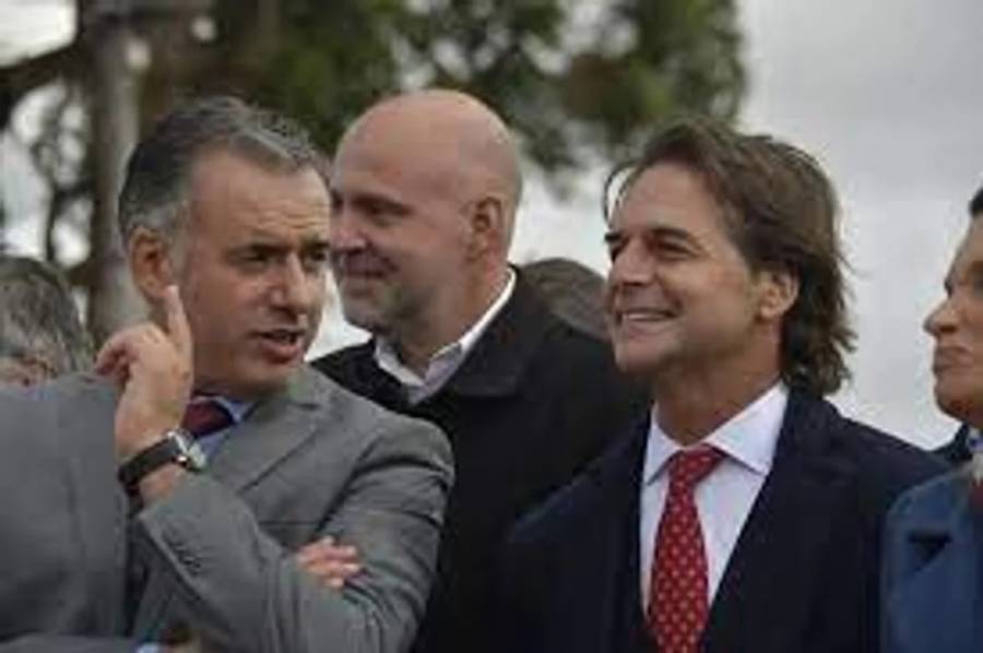 Uruguay: Lacalle Pou se reunió con el presidente electo, Yamandú Orsi