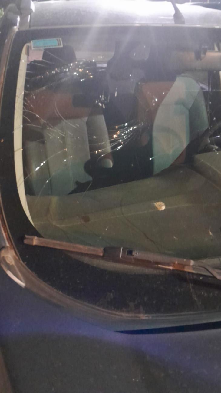 Autos, camiones y colectivos sufrieron daños por “piedrazos” 
