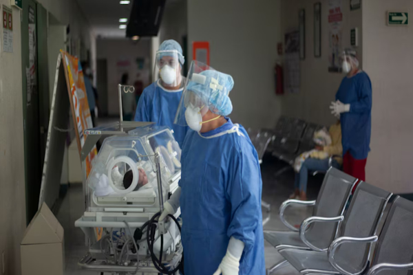 Murieron 13 niños en México y sospechan de una bacteria