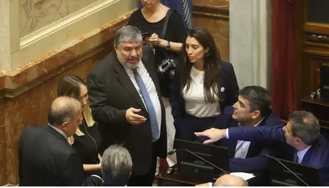 Expulsaron a Edgardo Kueider del Senado por el escándalo de los u$s200.000 en Paraguay