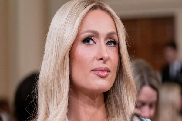 Paris Hilton presentó una ley contra el abuso infantil