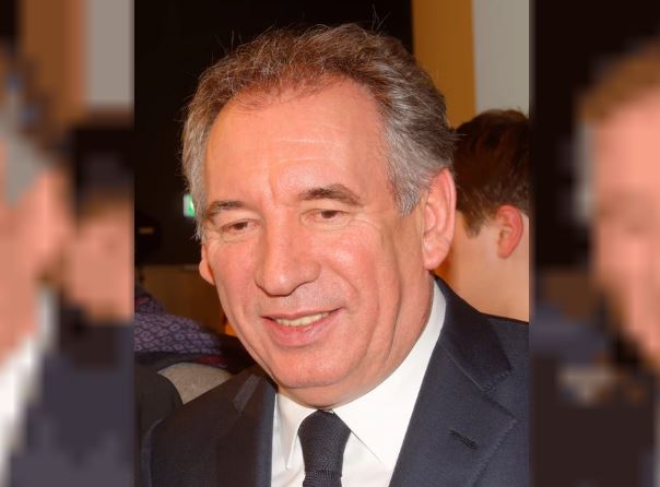 Emmanuel Macron nominó a Francois Bayrou como nuevo primer ministro de Francia
