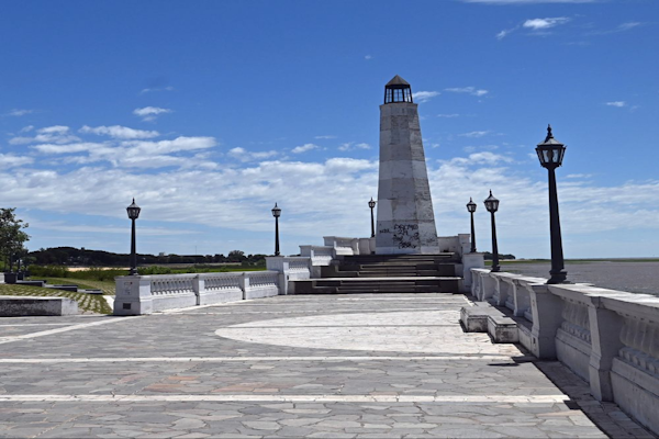 Concursos de precios para la iluminación del Faro y el Paseo de la Laguna 