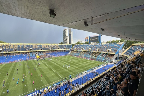 Está grave hincha de Central que intentó pasar a la popular del Gigante y cayó