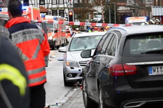 Masacre en un mercado navideño en Alemania: al menos dos muertos y más de 60 heridos tras ser atropellados