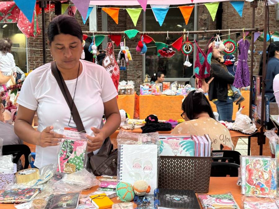 Más de 100 emprendedores participaron de la primera Feria Regional Navideña 