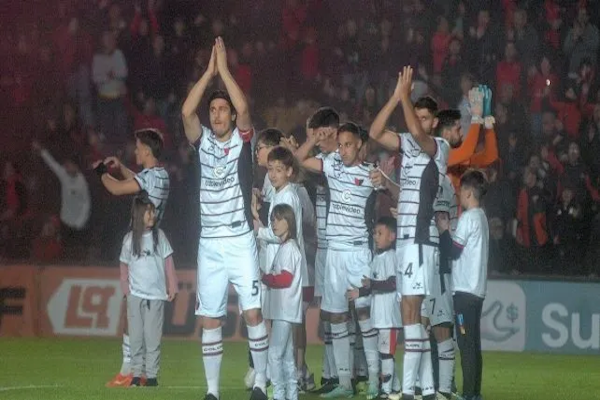 Los dos jugadores claves que seguirían en Colón