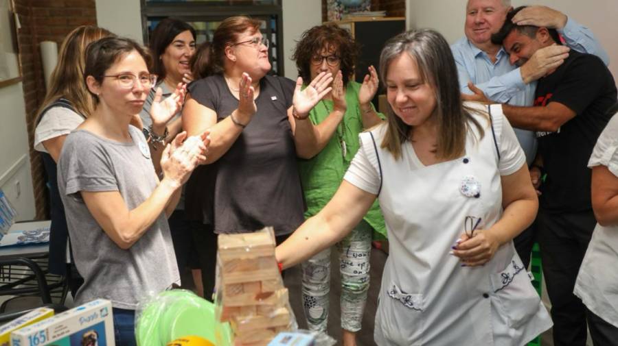 Provincia entregó kits didácticos y deportivos para escuelas hospitalarias