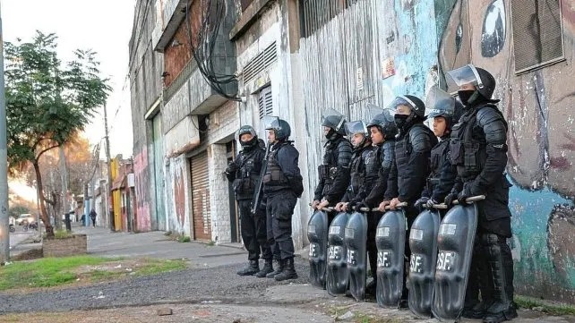 A un año, 5.700 personas fueron investigadas y hubo 100 condenas