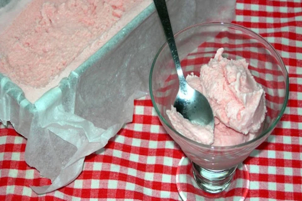 Helados caseros de yogur y frutas en 3 pasos