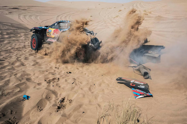 Rally Dakar: Carlos Sainz sufrió un espectacular vuelco