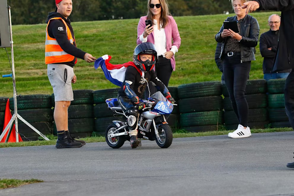 Motociclismo: murió un piloto de 7 años tras un grave accidente