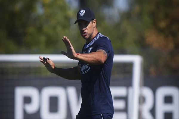 Sebastián Dominguez firmó con Vélez sin rescindir con Tigre