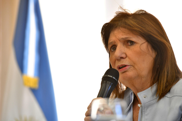 Bullrich informó que descendió fuerte la tasa de homicidios