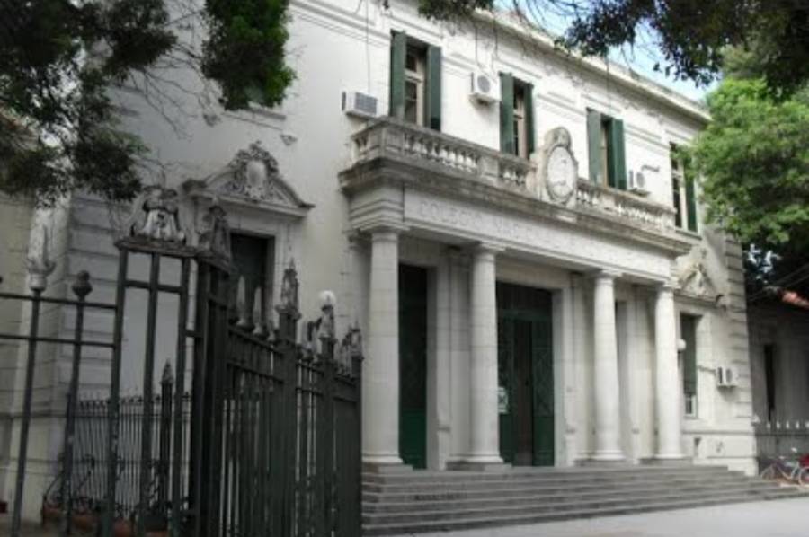 Un joven detenido por robar en la escuela Simón de Iriondo
