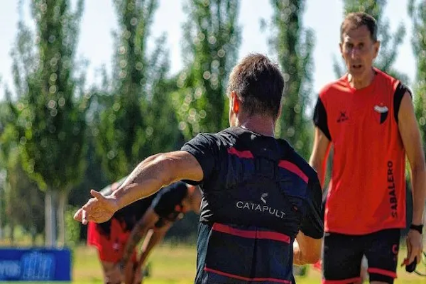 Colón y Ariel Pereyra ante el desafío de Montevideo