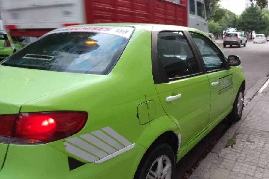 Un remisero denunció por estafa a una pasajera
