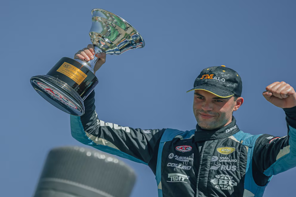 El primer argentino que correrá en la NASCAR