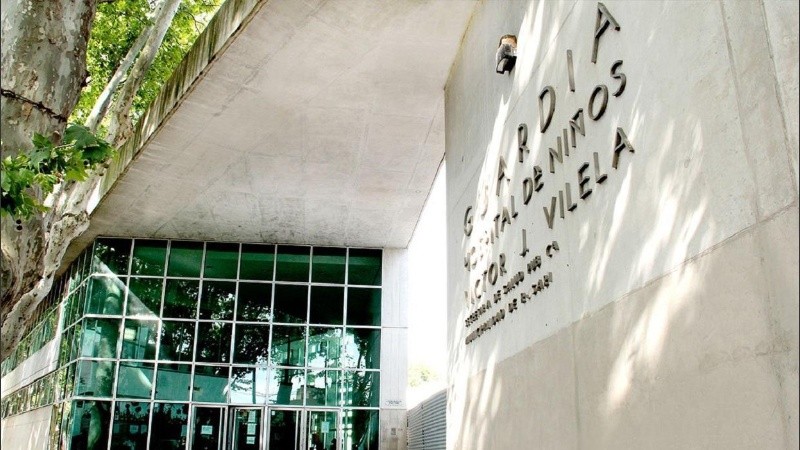 Mejora la salud de la niña de 6 años atropellada en Roca y el río