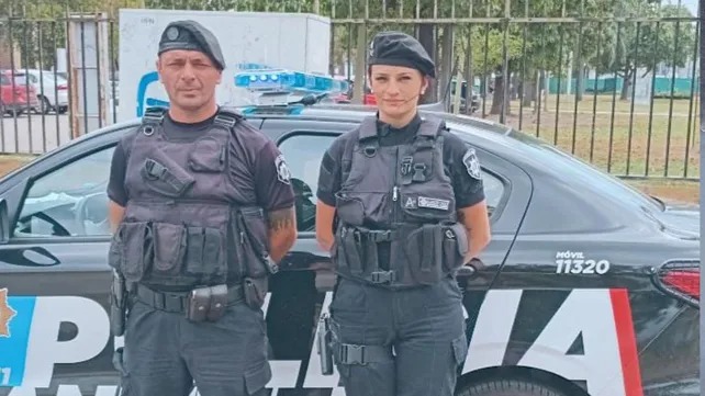 Dos policías de Santa Fe salvaron la vida de un bebé 