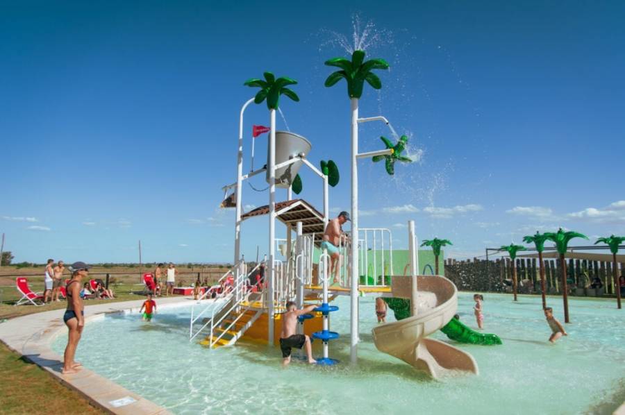 Los parques acuáticos se suman a la oferta para disfrutar la provincia