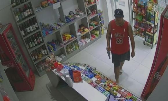 A plena luz del día entró a robar armado a un kiosco
