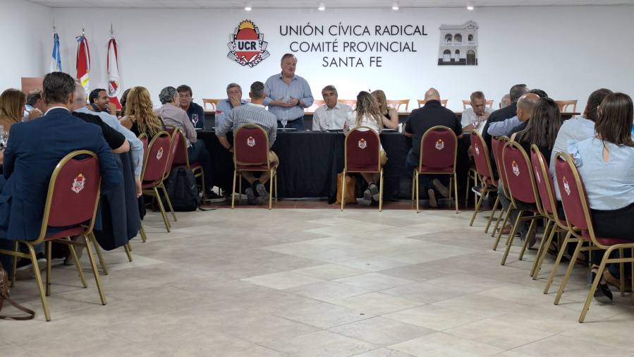Reunión de Unidos Para Cambiar Santa Fe a una semana del cierre de listas