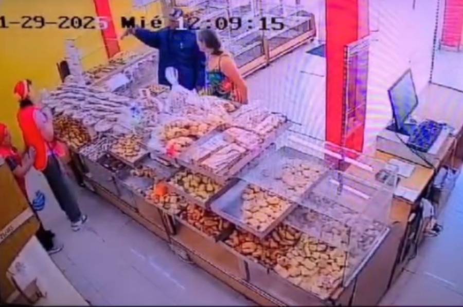 Asalto a mano armada en una panadería en horario pico
